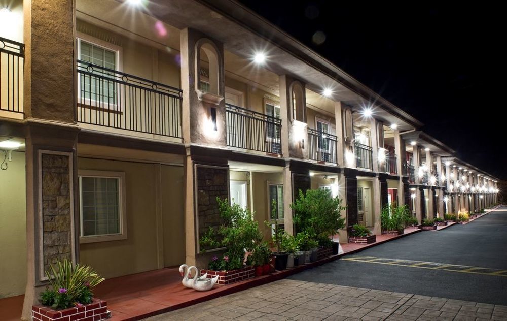 سان ماتيو، كاليفورنيا Stone Villa Inn المظهر الخارجي الصورة